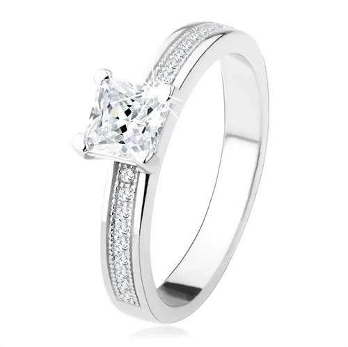 Stříbrný zásnubní prsten 925 - čtvercový zirkon, kamínky na ramenech - Velikost: 66