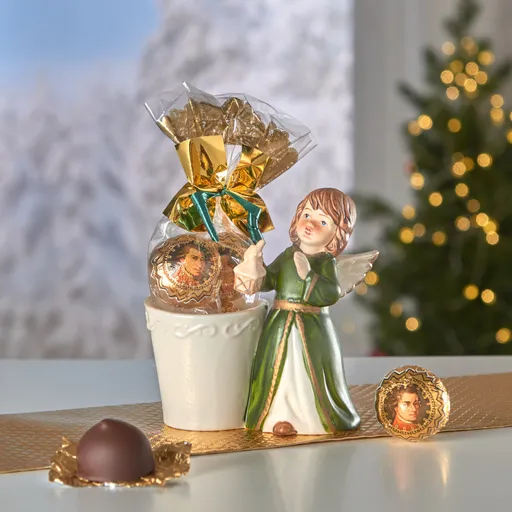 Vánoční anděl s cukrovinkami