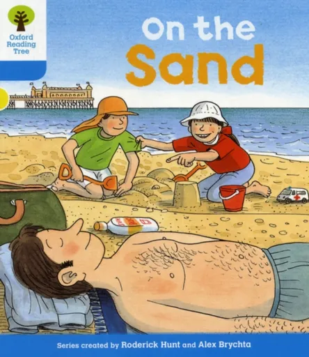 Oxford Reading Tree: Level 3: Stories: On the Sand - Roderick Hunt