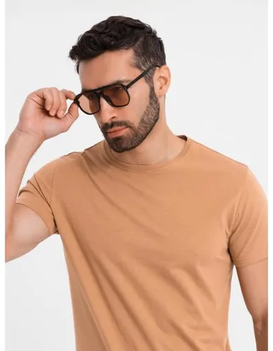 Pánské klasické bavlněné tričko BASIC - hnědé V21 OM-TSBS-0236