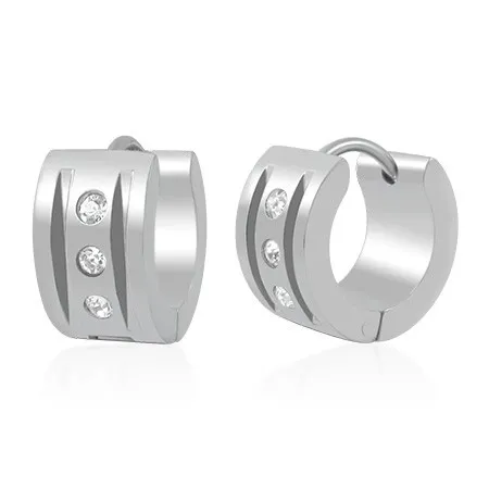 Kruhové ocelové náušnice, zrcadlový lesk, dva zářezy, čiré blyštivé kamínky