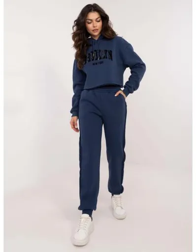 Tmavě modrá tepláková souprava s mikinou s kapucí