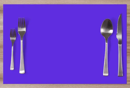 Prostírání blankytné syté