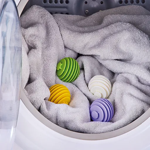 8 kuliček proti pomačkání prádla