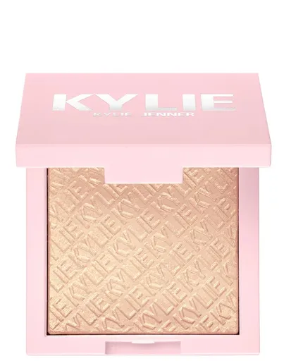 Kylie Cosmetics Rozjasňující pudr Kylighter (Pressed Illuminating Powder) 8 g 080 Salted Caramel
