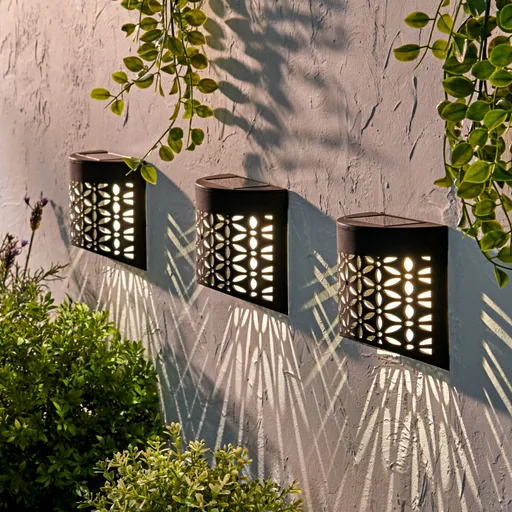 3 solární nástěnná svítidla