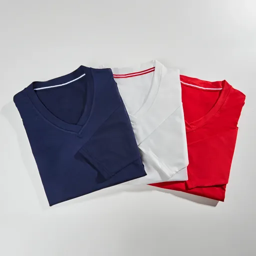 3 trička s výstřihem do  V