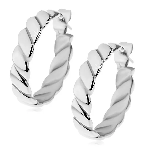 Kruhové náušnice z chirurgické oceli ve stříbrném odstínu, zatočené pruhy