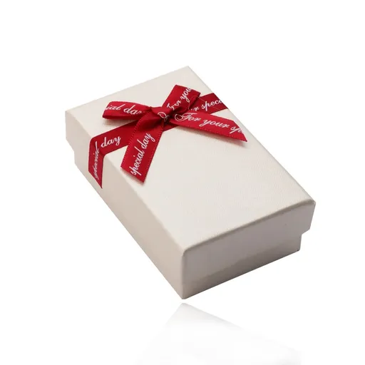 Béžová obdélníková krabička na náušnice a prsten, červená mašlička s nápisem