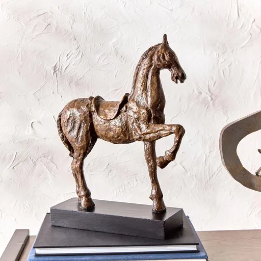 Dekorativní soška koně
