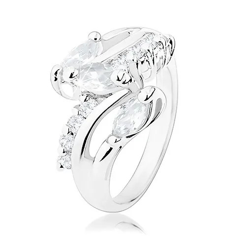 Blýskavý prsten, ramena stříbrné barvy, kulaté a zrnkovité čiré zirkony - Velikost: 59