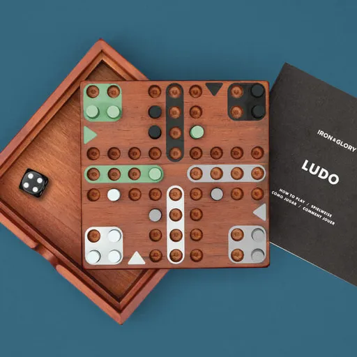 Prémiová dřevěná hra člověče nezlob se Iron & Glory