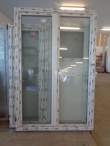 POŠKOZENÉ!!! Dvoukřídlé plastové balkónové dveře REHAU SYNEDGO AD