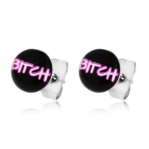 Náušnice z chirurgické oceli, nápis "BITCH" na černém podkladu