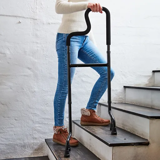 Pomůcka při chůzi po schodech