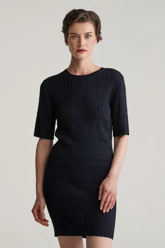 SVETR GANT TEXTURED SHORT SLEEVE C-NECK EVENING BLUE