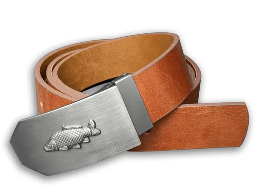 Kožený opasek 40 mm s kovovou přezkou kapr - hnědý - délka 120 cm (112,5 cm - 127,5 cm)