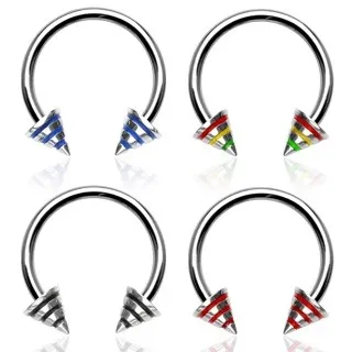 Piercing podkova se třemi pásy na hrotu - Rozměr: 1,2 mm x 10 mm x 3x4 mm, Barva piercing: Červená - Žlutá - Zelená - JM