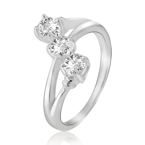 Prsten ze stříbra 925, rozdvojená ramena, šikmá linie ze zirkonů - Velikost: 59