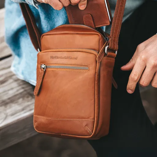 Pánská kožená taška přes rameno The Chesterfield Brand Vigo - koňak
