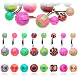 Piercing do pupíku - stuhy a šachovnice - Barva piercing: Modrá - Červená