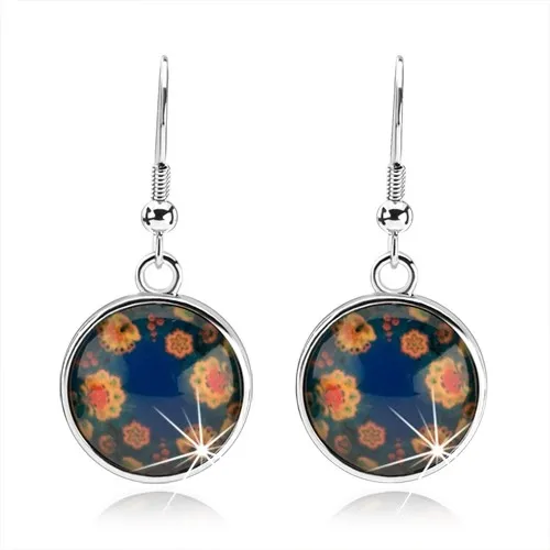Kruhové visací náušnice, vypouklé sklo, barevné kvítky na modrém podkladu
