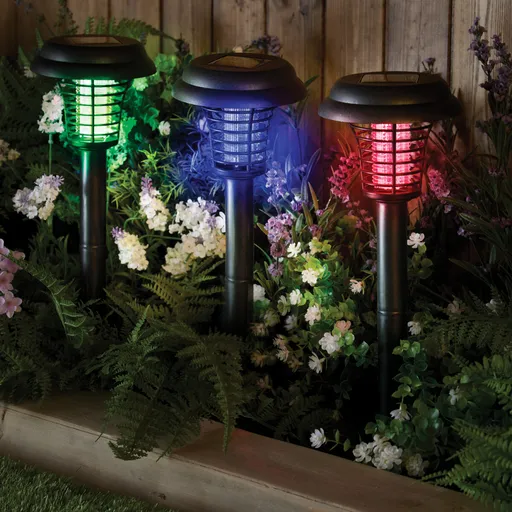 3 solární svítilny proti komárům